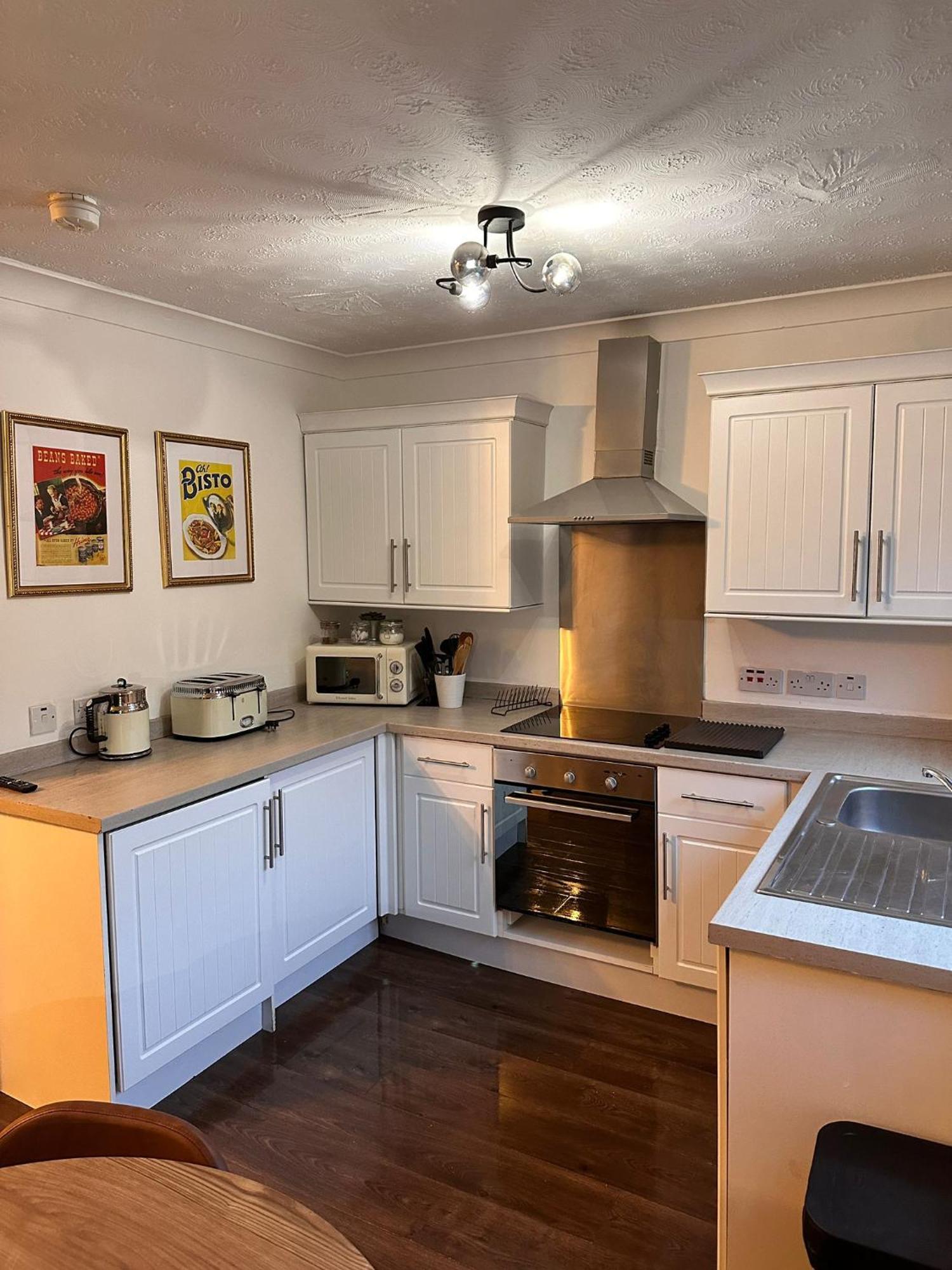 Brightcentral Apartment With Parking Глазгоу Екстериор снимка
