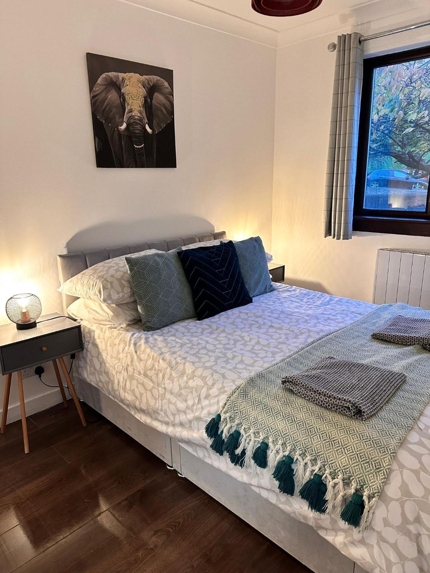 Brightcentral Apartment With Parking Глазгоу Екстериор снимка